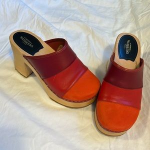 Hippie red Swedish Hasbeens clogs